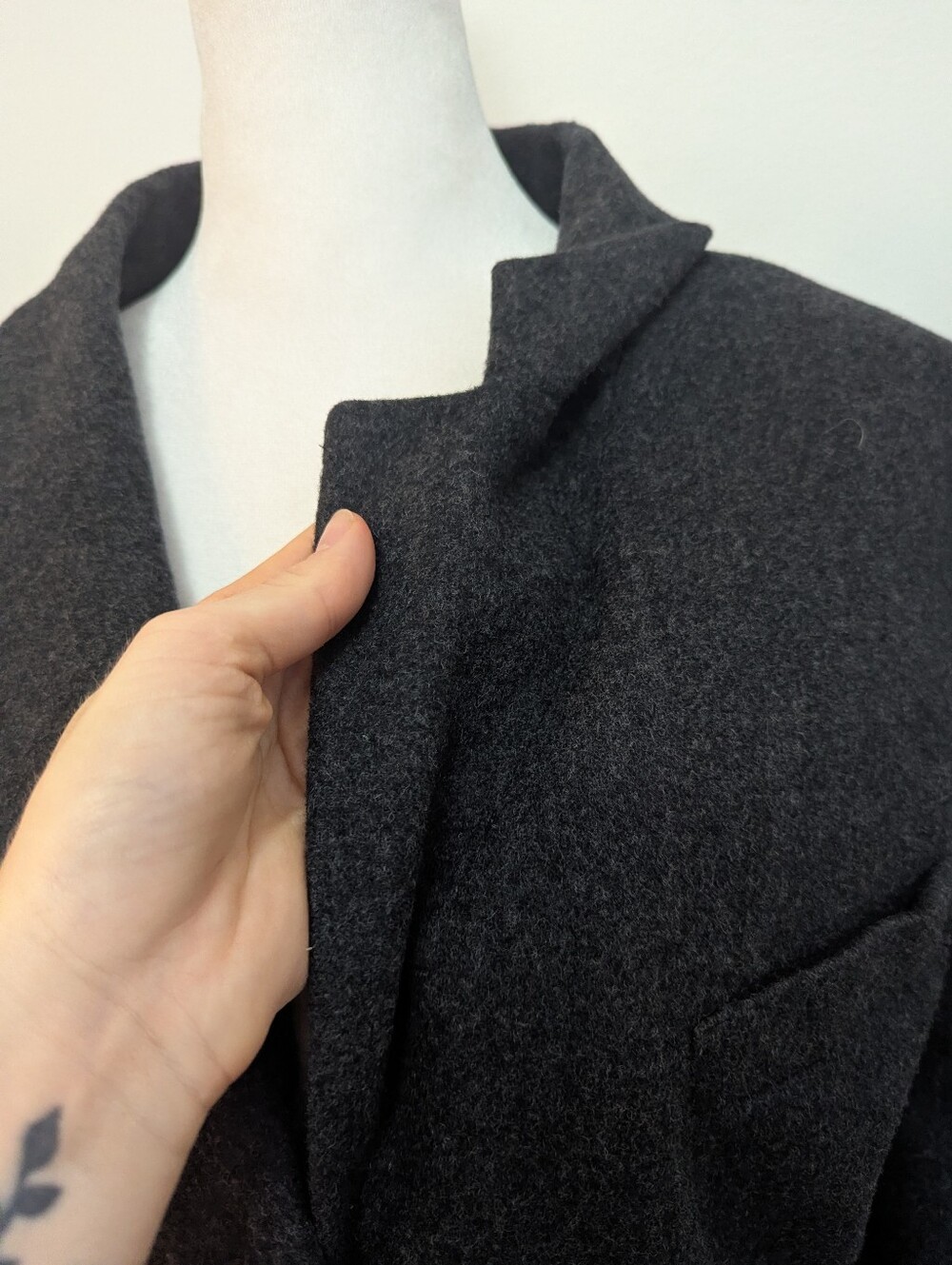 Vintage L.L. Bean Wool Cashmere Blazer in Heathered Dark Gray Academia - Picture 5 of 9
